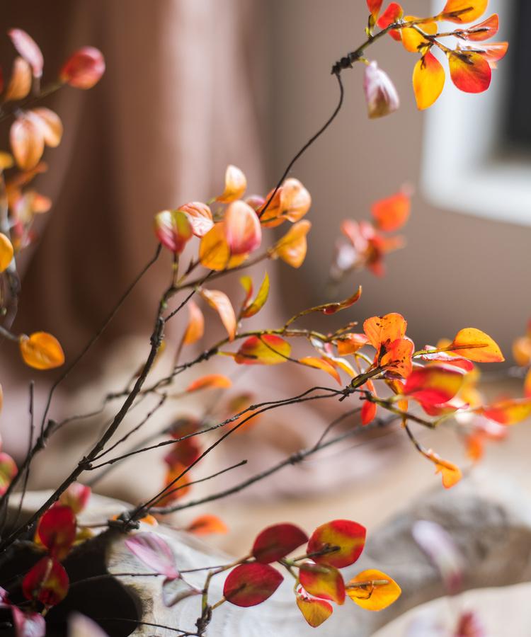 Tige de vigne artificielle à feuilles rouges