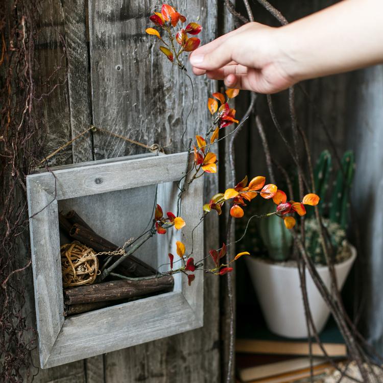 Tige de vigne artificielle à feuilles rouges