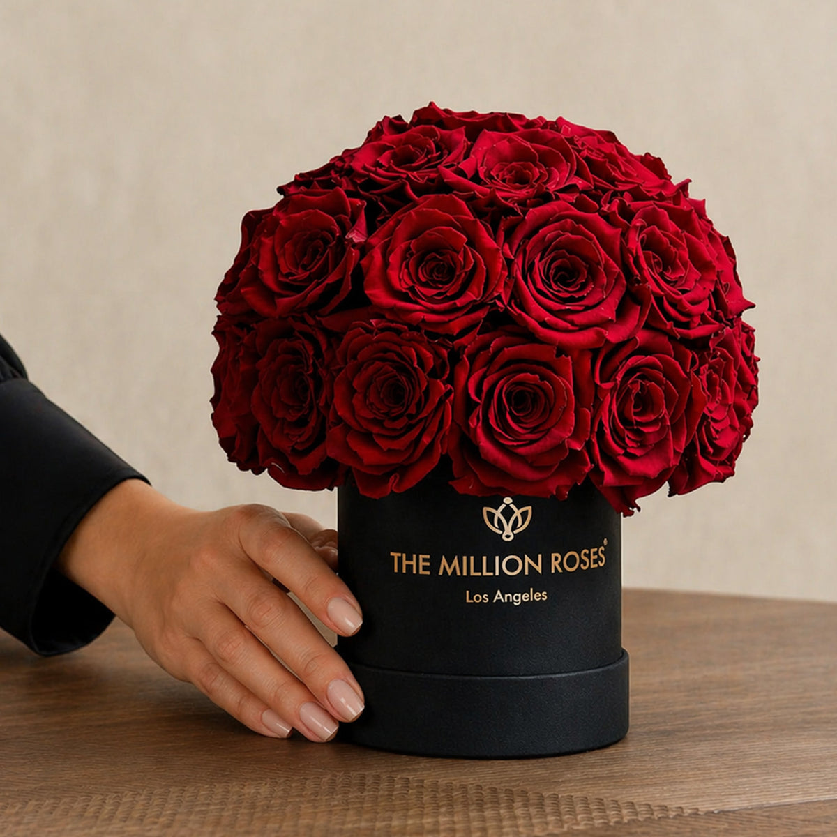 Essence Black Superdome Box | Rose Rosse