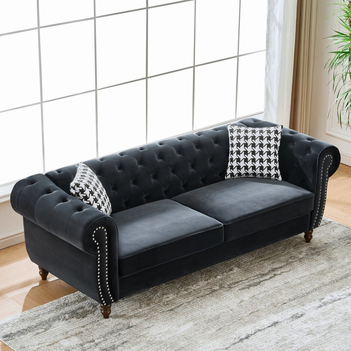Canapé en tissu style Chesterfield avec accoudoirs enroulés et clous de tapissier
