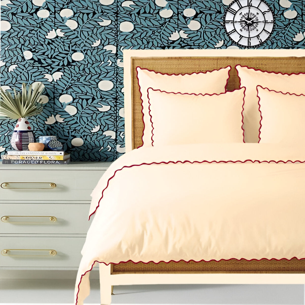 Parure de lit en coton 400 fils avec broderie festonnée ivoire