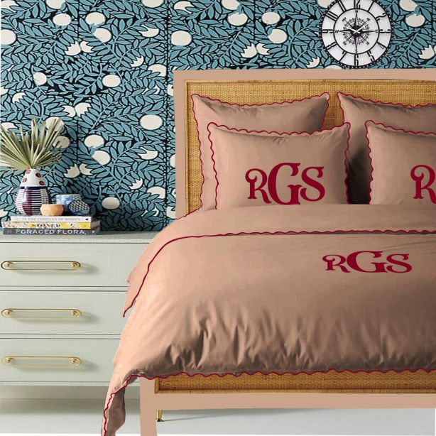 Parure de lit en coton 400 fils, broderie festonnée, monogramme taupe