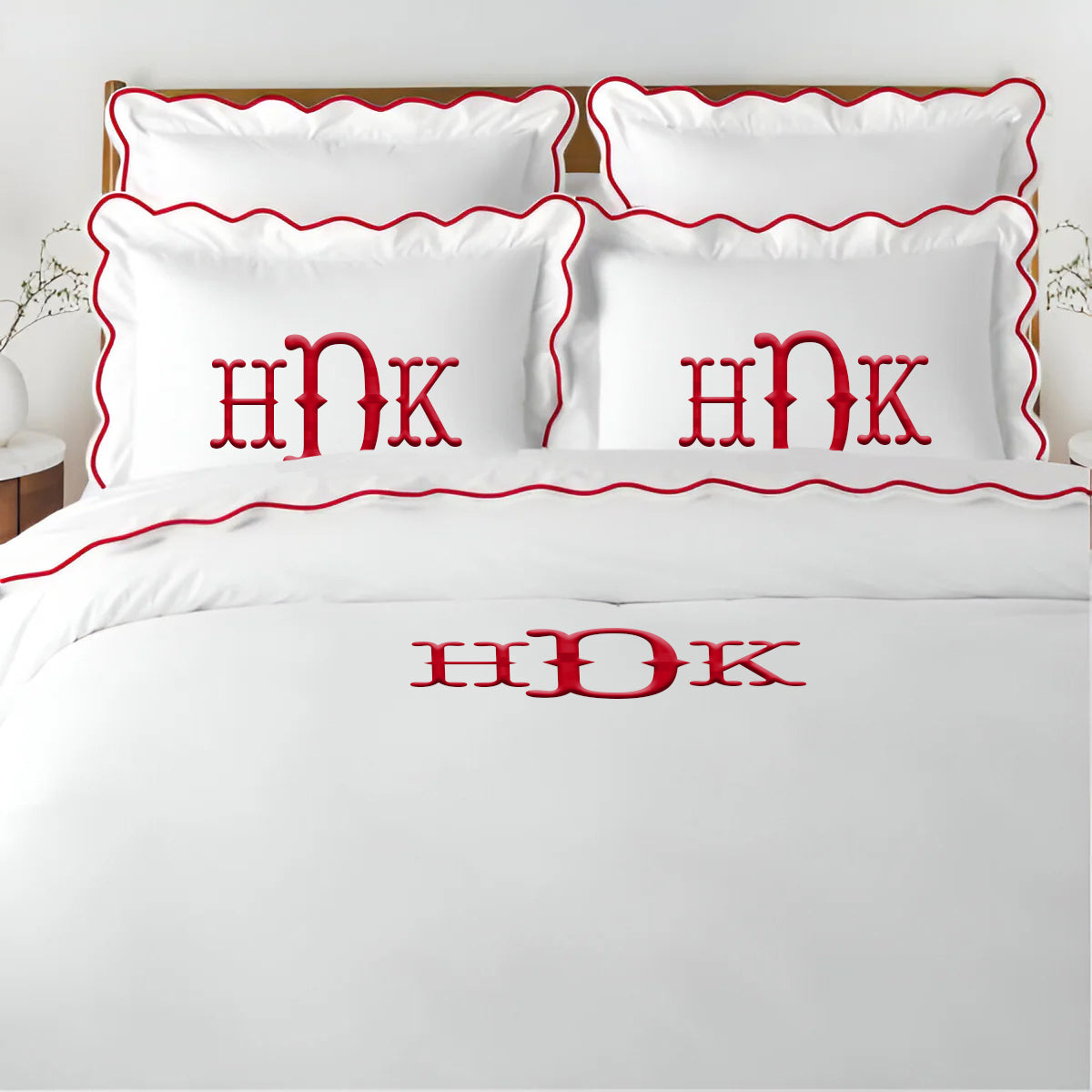 Parure de lit unie en satin de coton 400 fils avec broderie festonnée et monogramme