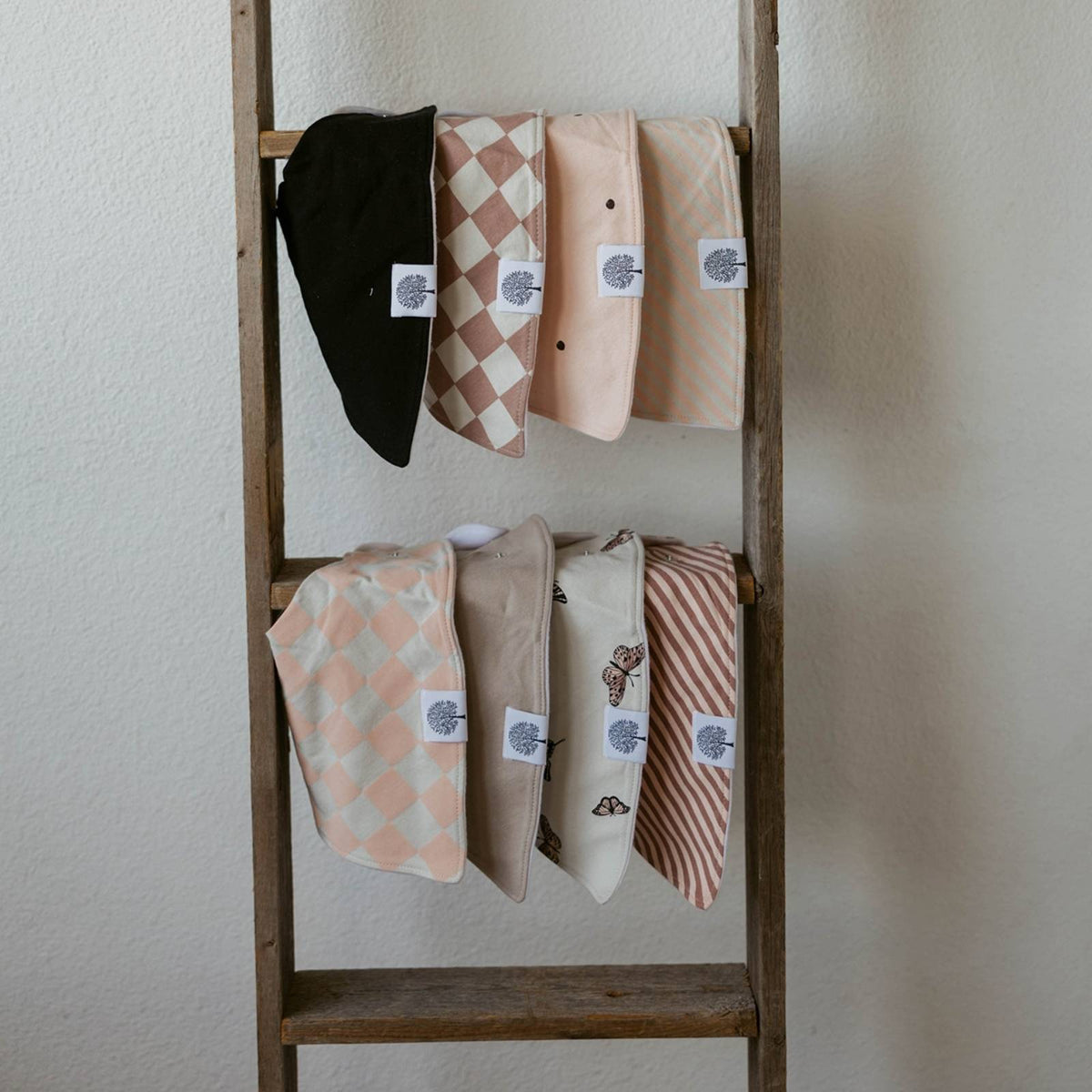 Set di 8 bavaglini a bandana con farfalle
