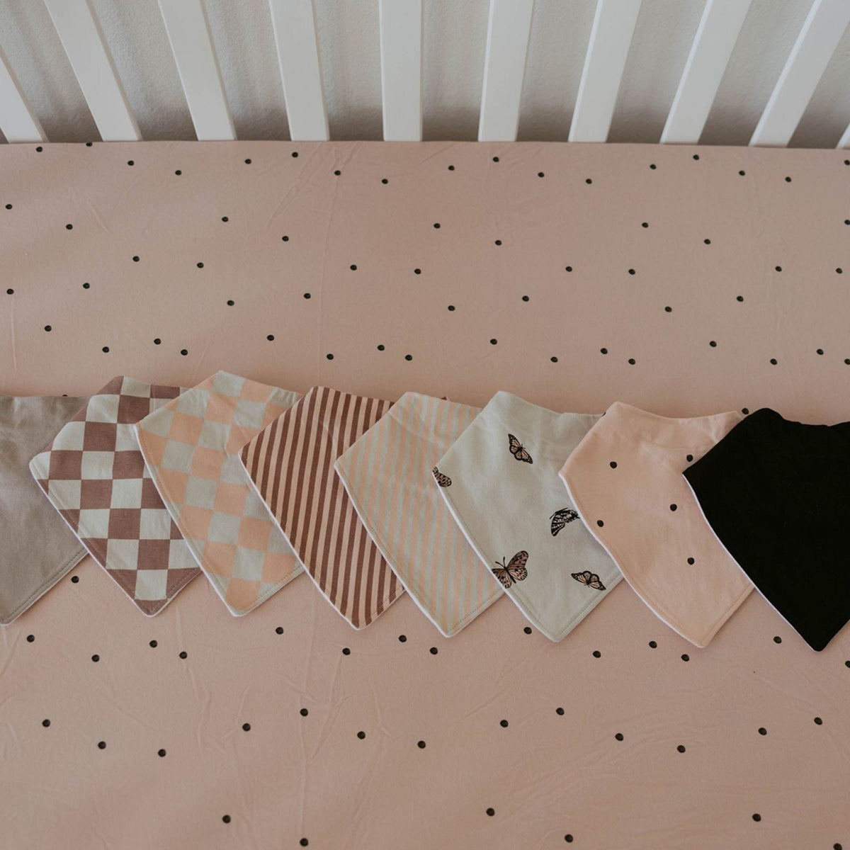 Set di 8 bavaglini a bandana con farfalle