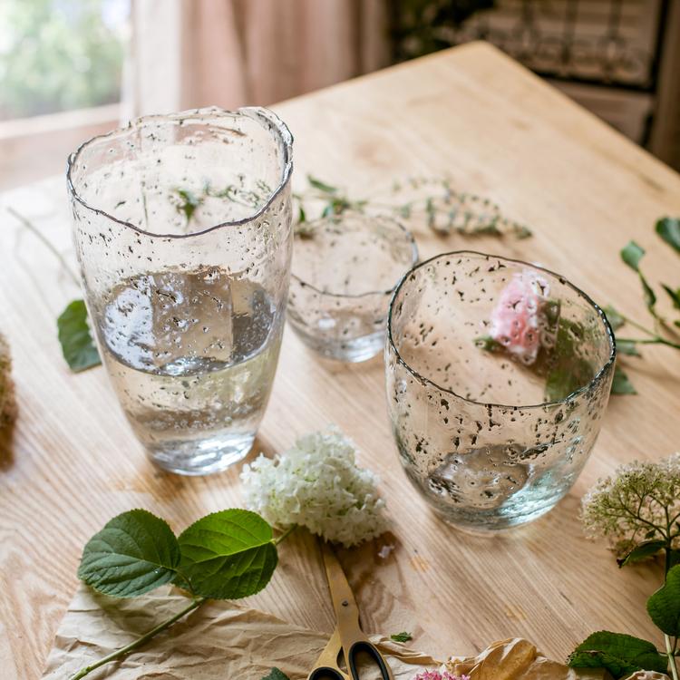 Vase en verre transparent