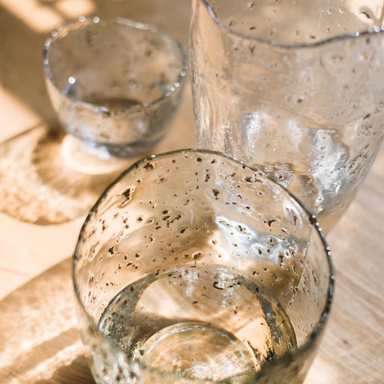 Vase en verre transparent