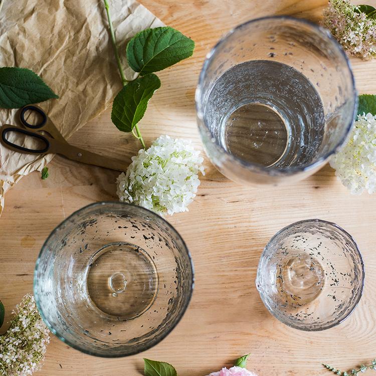 Vase en verre transparent
