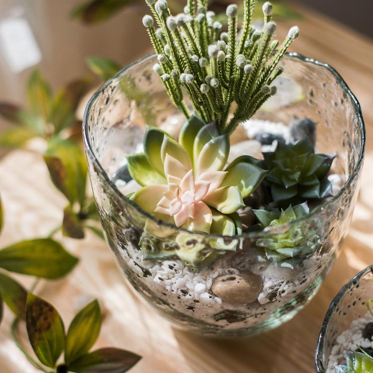 Vase en verre transparent