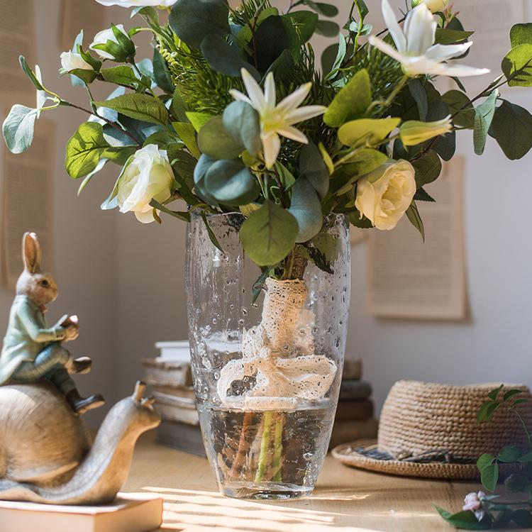 Vase en verre transparent