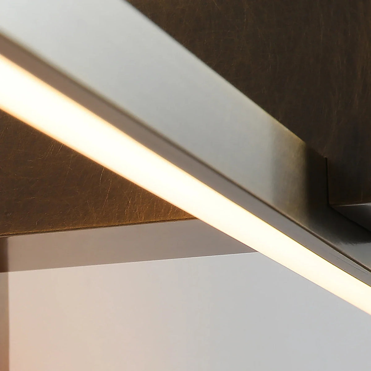 Applique per quadri in ottone Corinth