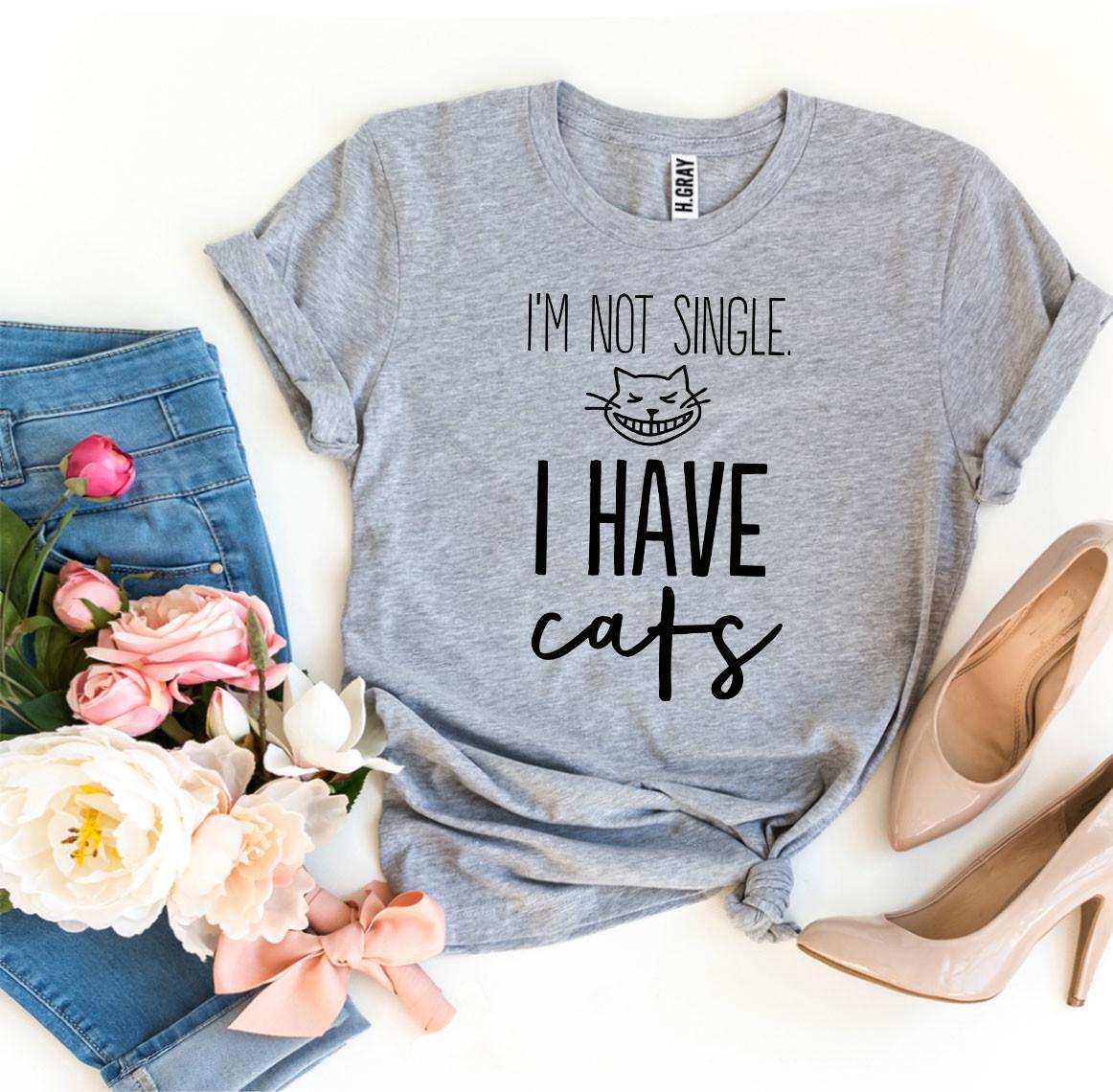 T-shirt « Je ne suis pas célibataire, j'ai des chats »