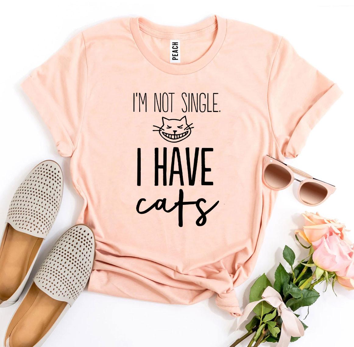 T-shirt « Je ne suis pas célibataire, j'ai des chats »