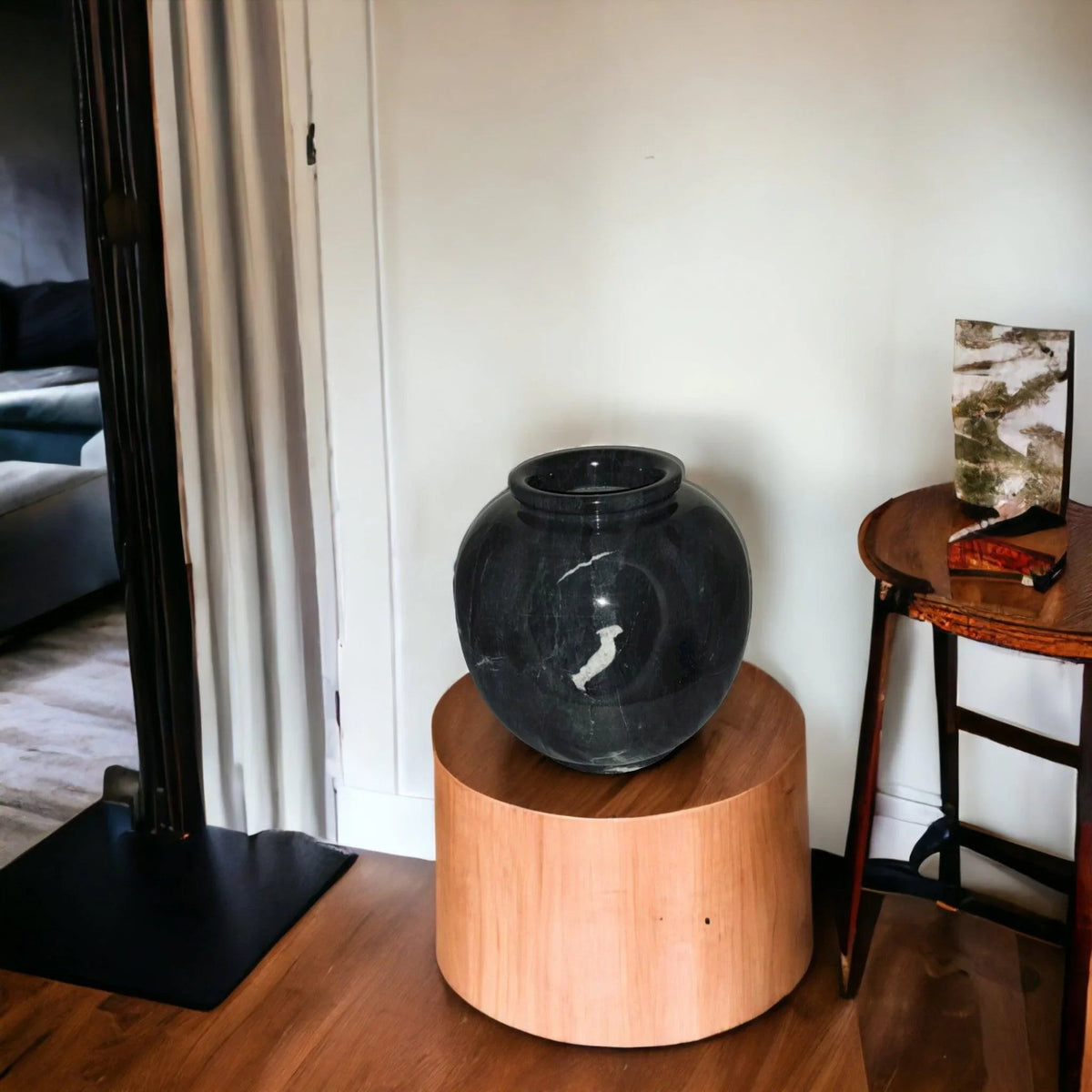 Vase décoratif en marbre noir | 30 cm de diamètre