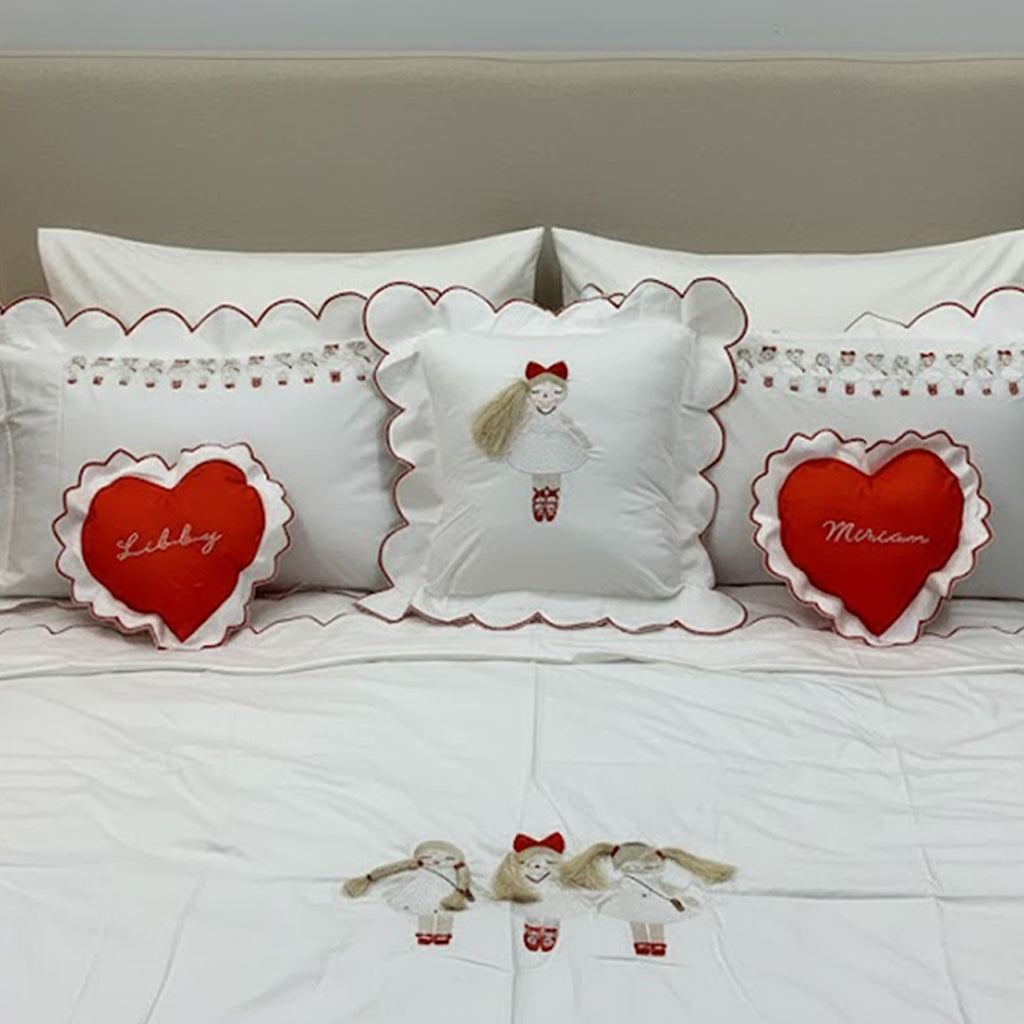 Set copripiumino ricamato con bambole