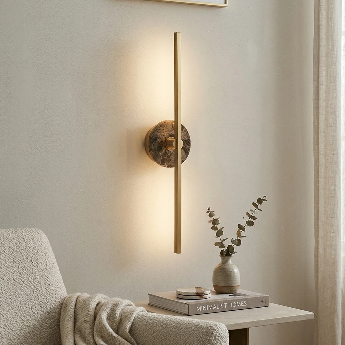 Applique da parete Essential in ottone e alabastro