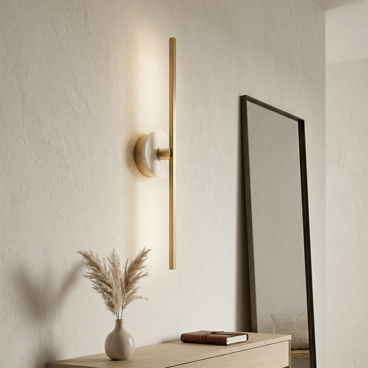 Applique da parete Essential in ottone e alabastro