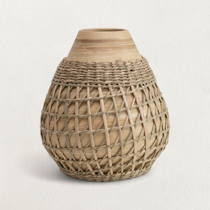 Vaso in bambù con intreccio in alghe marine