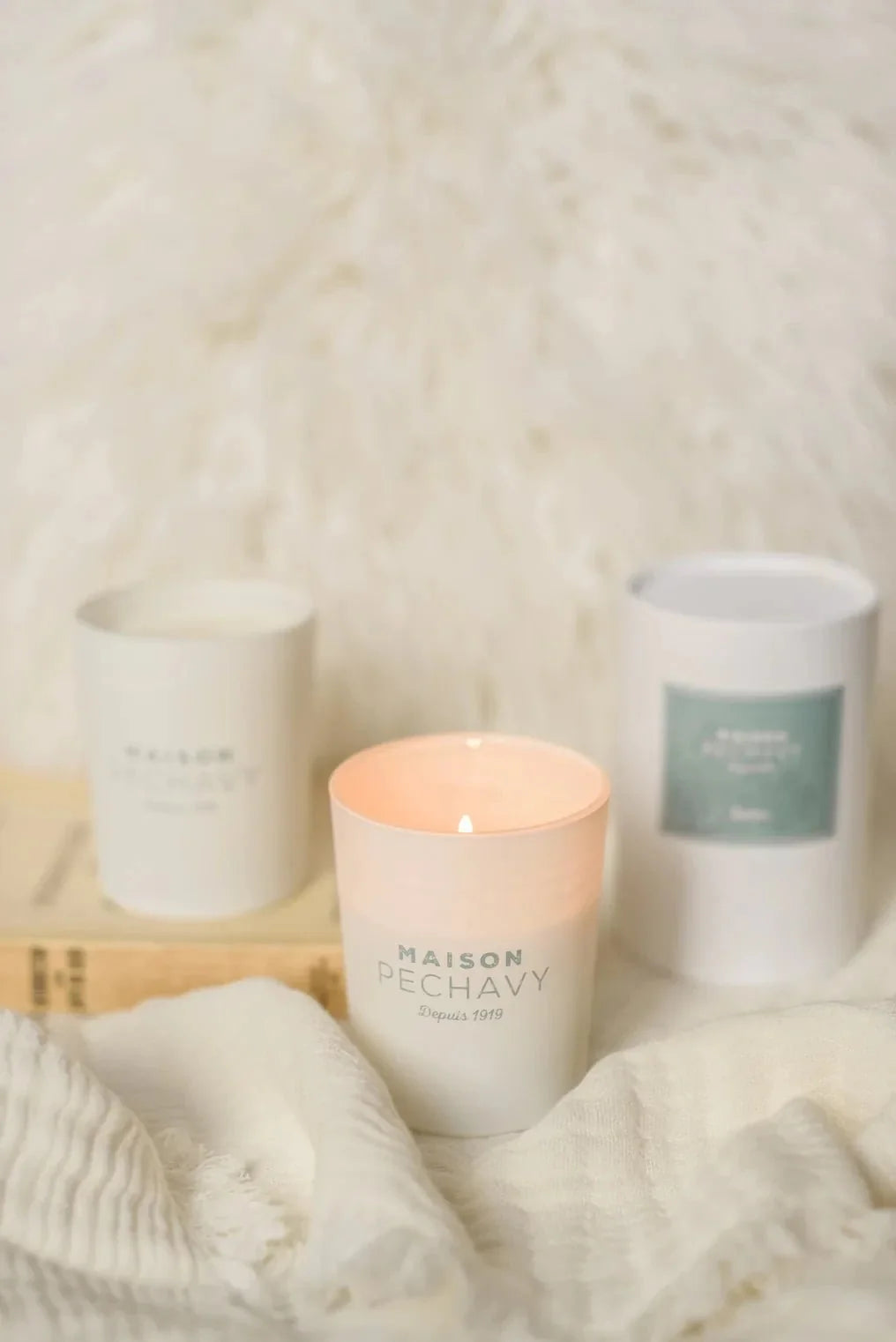 Bougie parfumée Lana French au feu de bois, lavande et patchouli