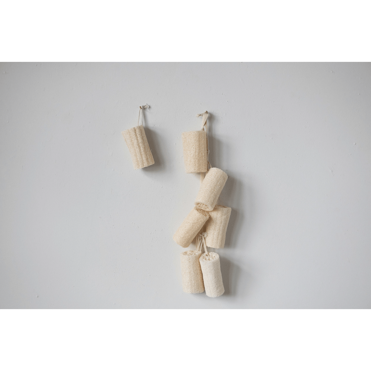 Brosse en loofah avec cordon de suspension en coton, naturel