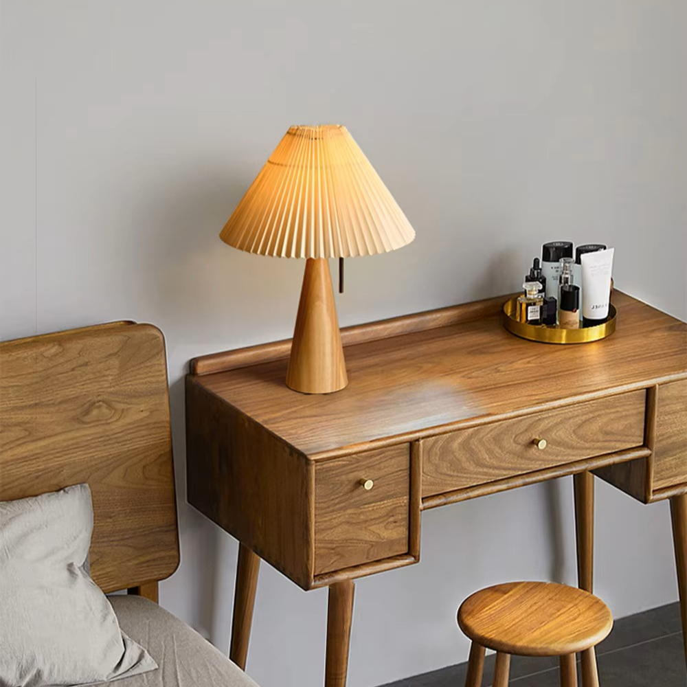 Cone Wooden Base Pleated Table Lamp | Vintage Pull-Chain Desk Light
