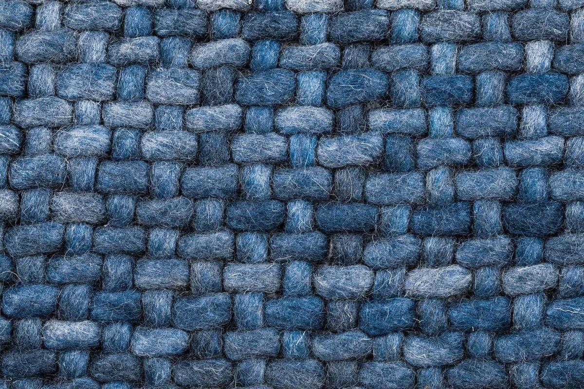 Tapis de luxe indigo tissé à la main