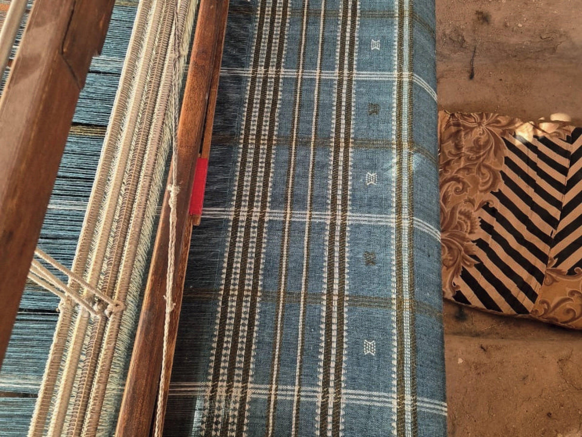 Teal Blue Indian Wool Throw Blanket, Handwoven Sofa Coverlet with Boho Reading Chair Accent - LAPIS