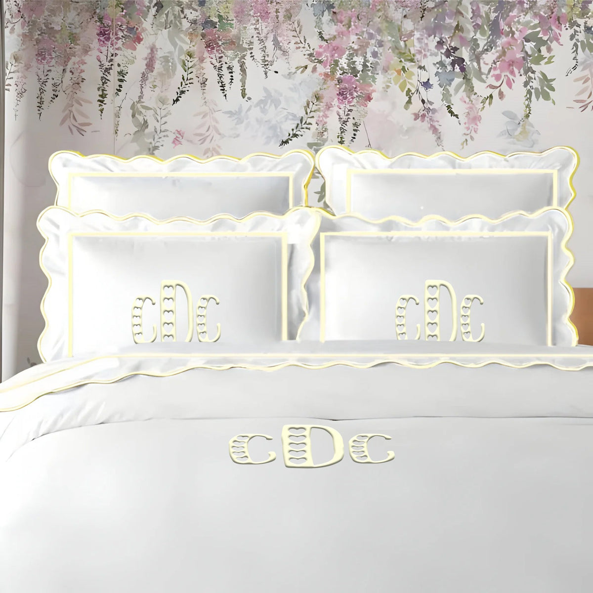 Parure de housse de couette unie en satin de coton 400 fils avec monogramme, broderie festonnée et bordure