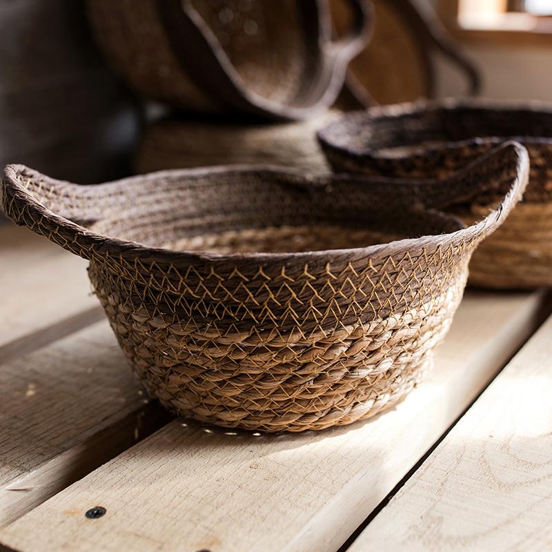 Cesta in paglia color marrone kaki con manici