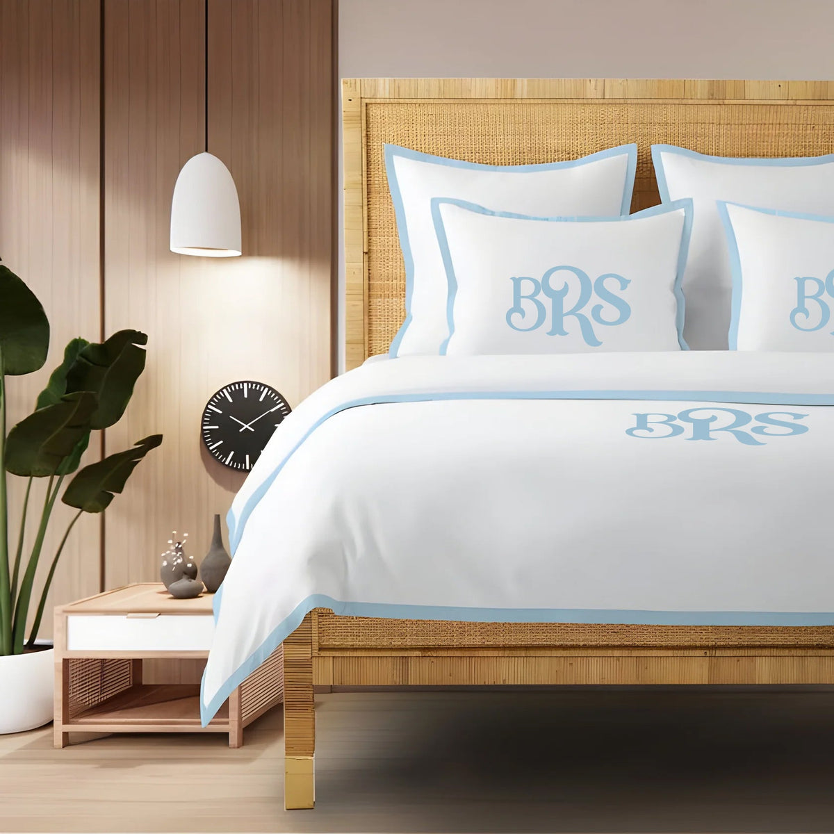 Parure de lit avec housse de couette à cadre bordé, en satin de coton 400 fils au pouce carré avec monogramme