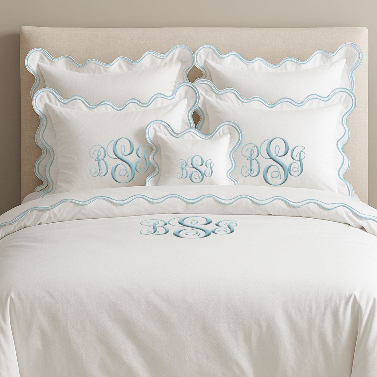 Housse de couette luxueuse en coton à monogramme et double feston
