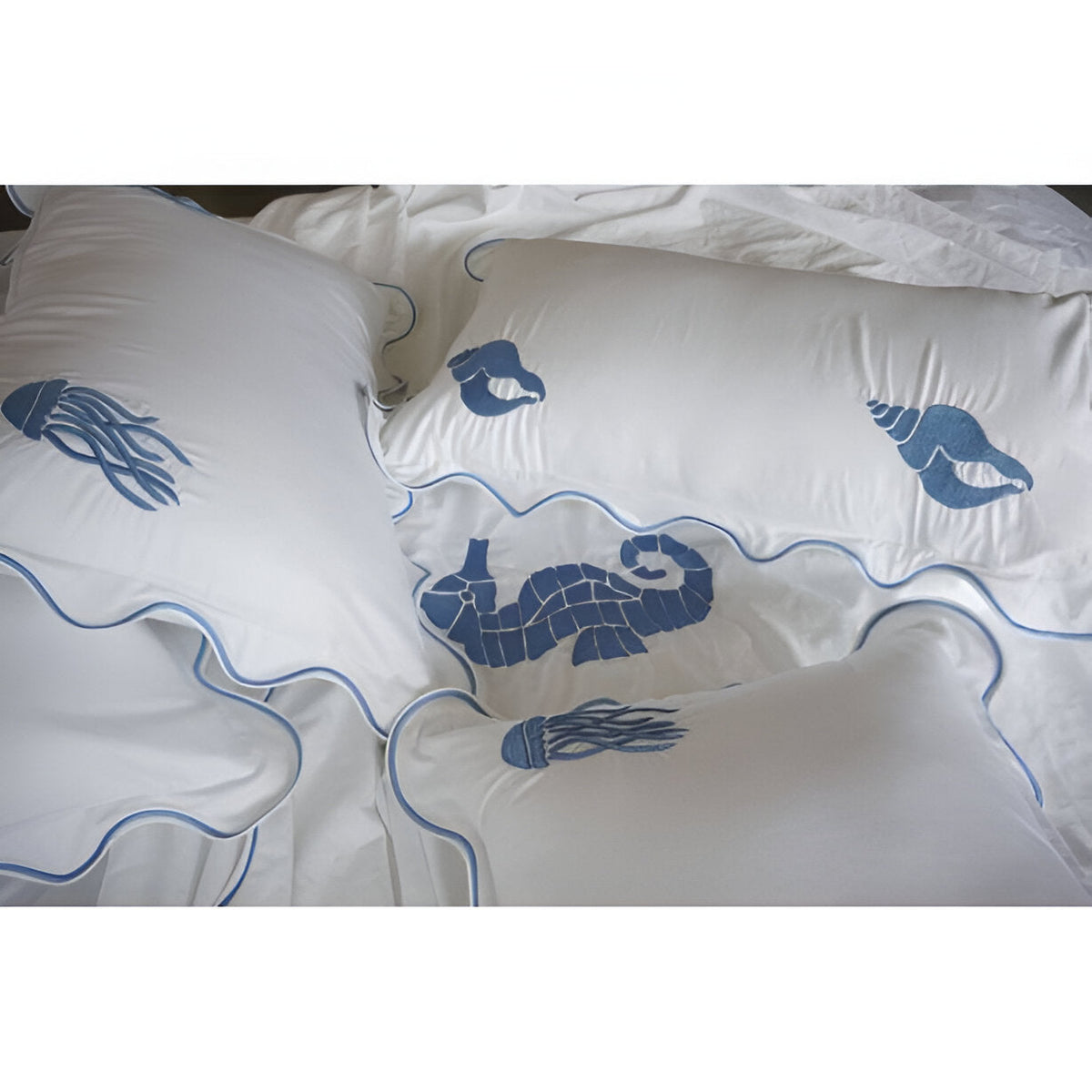 Parure de lit en satin de coton brodé motif hippocampe
