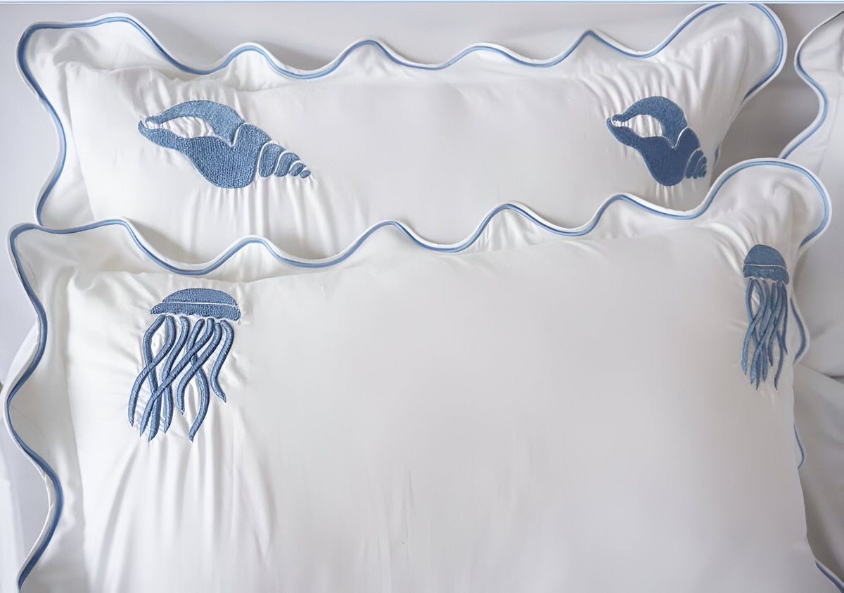 Parure de lit en satin de coton brodé motif hippocampe