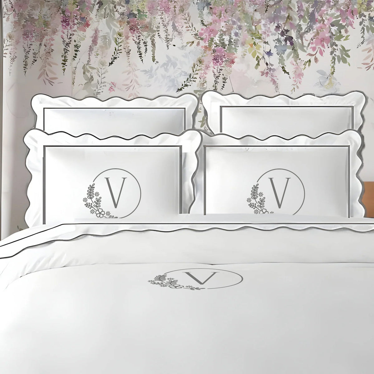 Parure de housse de couette unie en satin de coton 400 fils avec monogramme, broderie festonnée et bordure