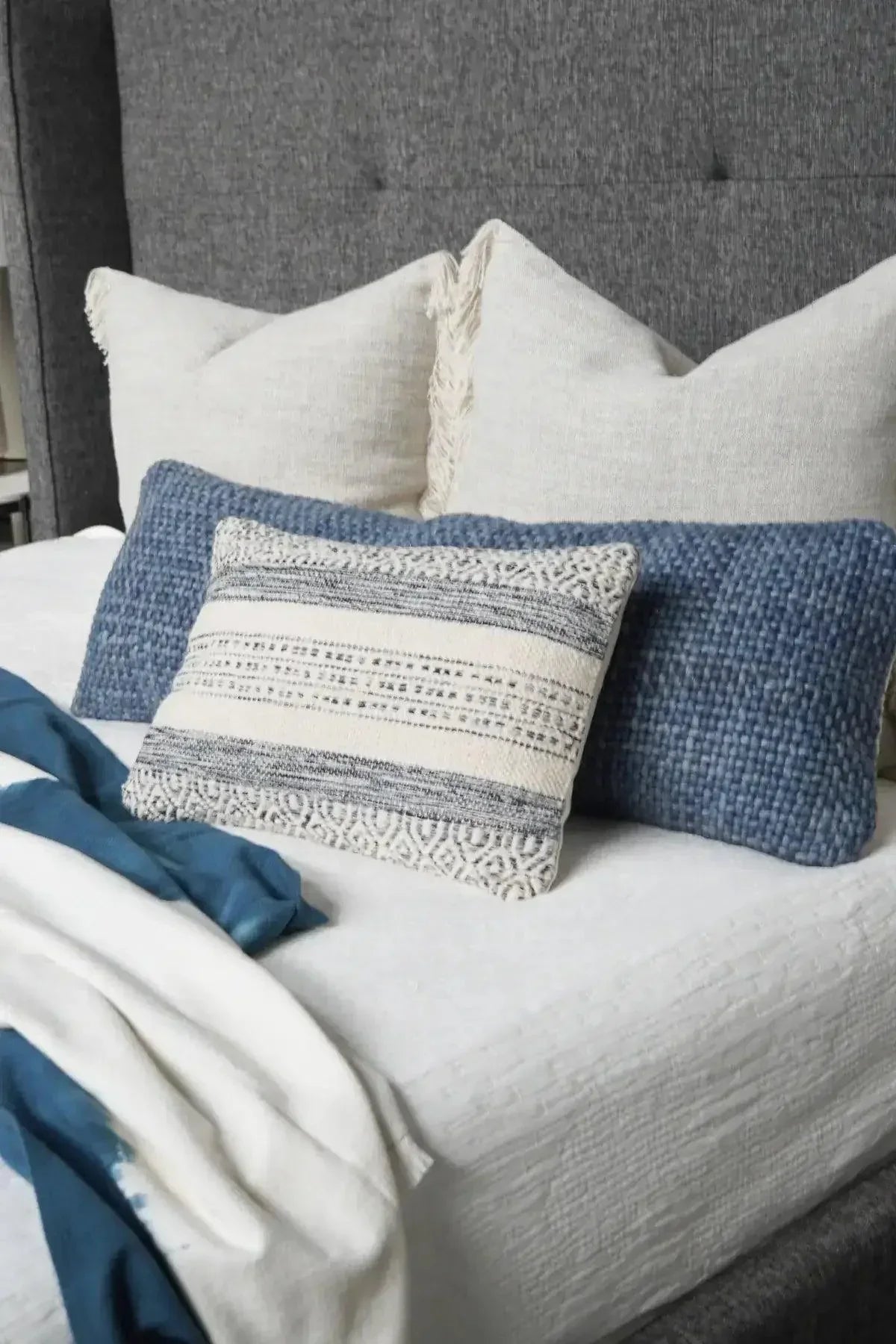 Oreiller en duvet synthétique tissé main Luxe Indigo