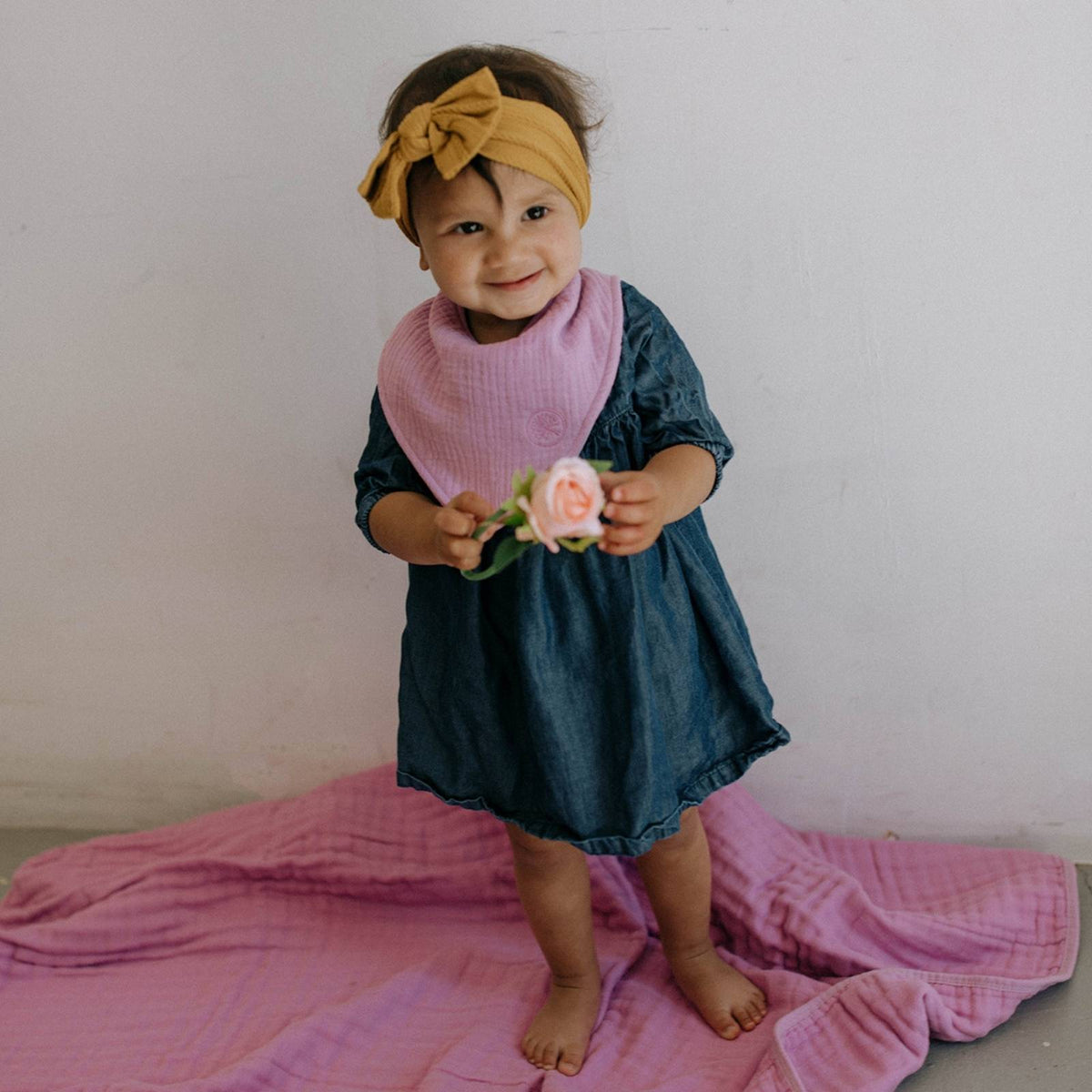 Set di bavaglini bandana in mussola rosa (confezione da 4)