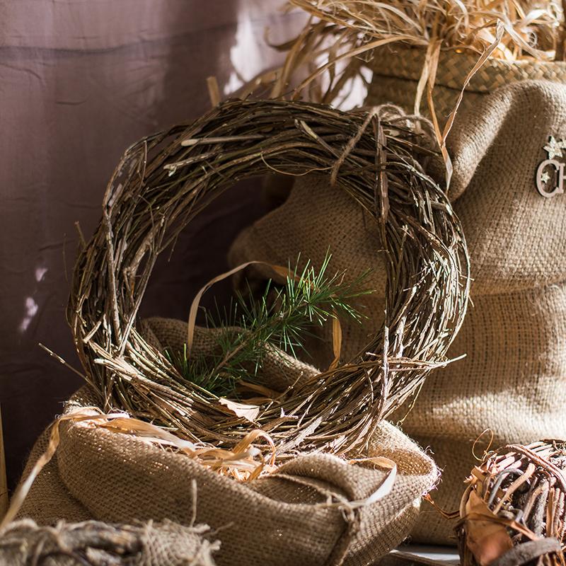 Ghirlanda natalizia in vimini e rattan naturale autunnale