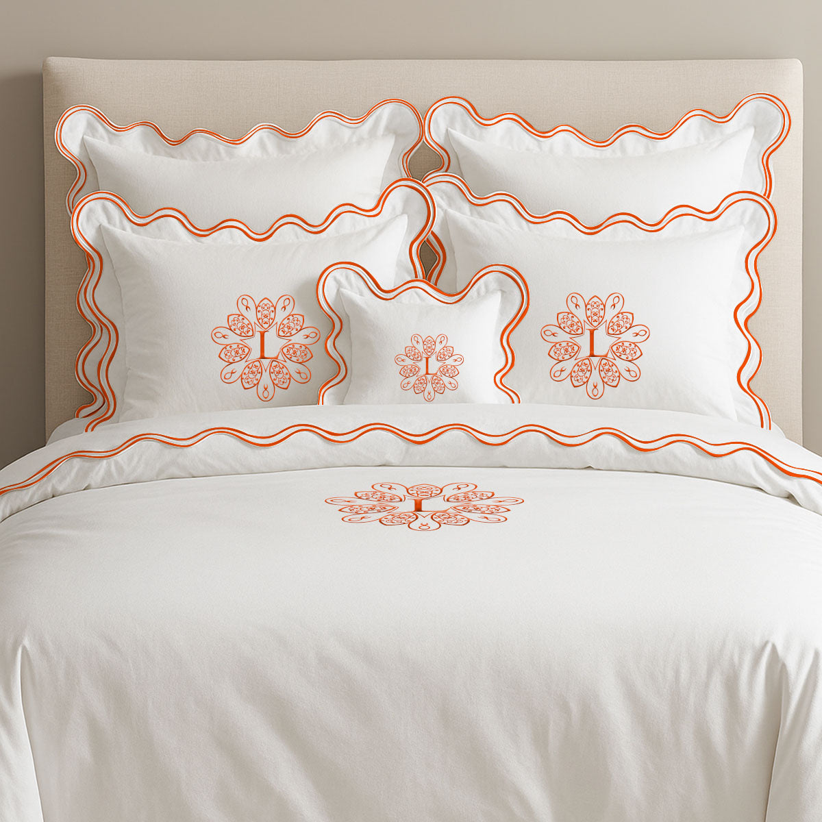 Housse de couette luxueuse en coton à monogramme et double feston