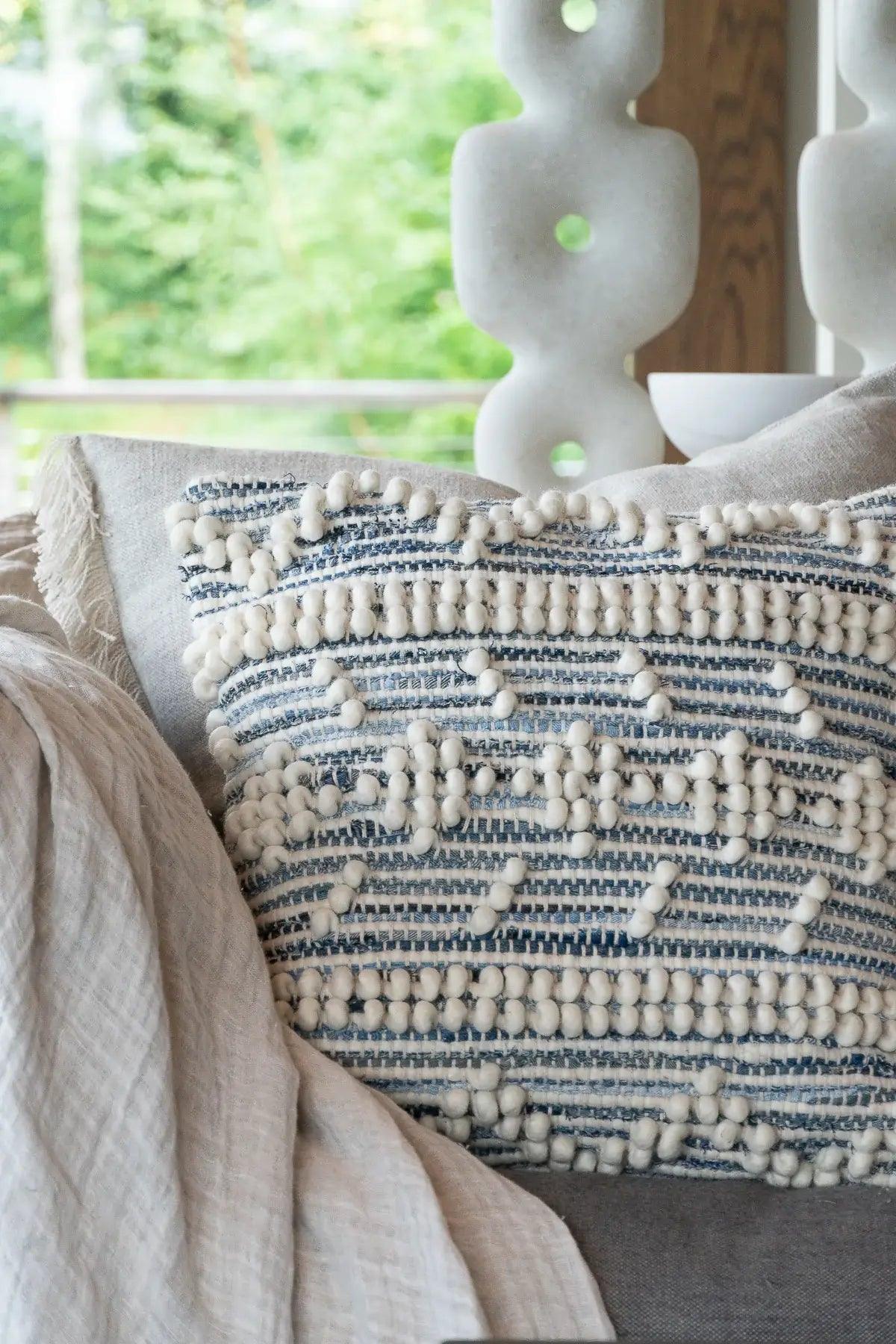 Housse de coussin en jean recyclé | Collection tissée à la main