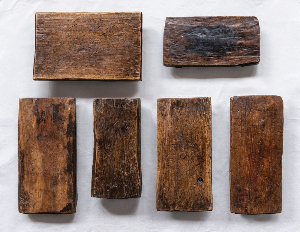 Piedistallo impilabile in legno grezzo