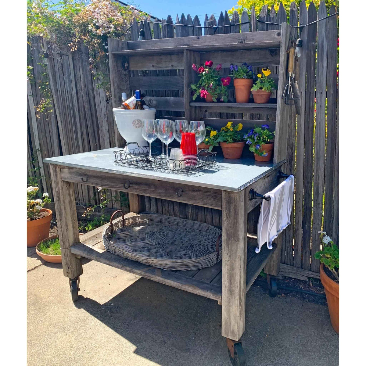 Table de rempotage en séquoia