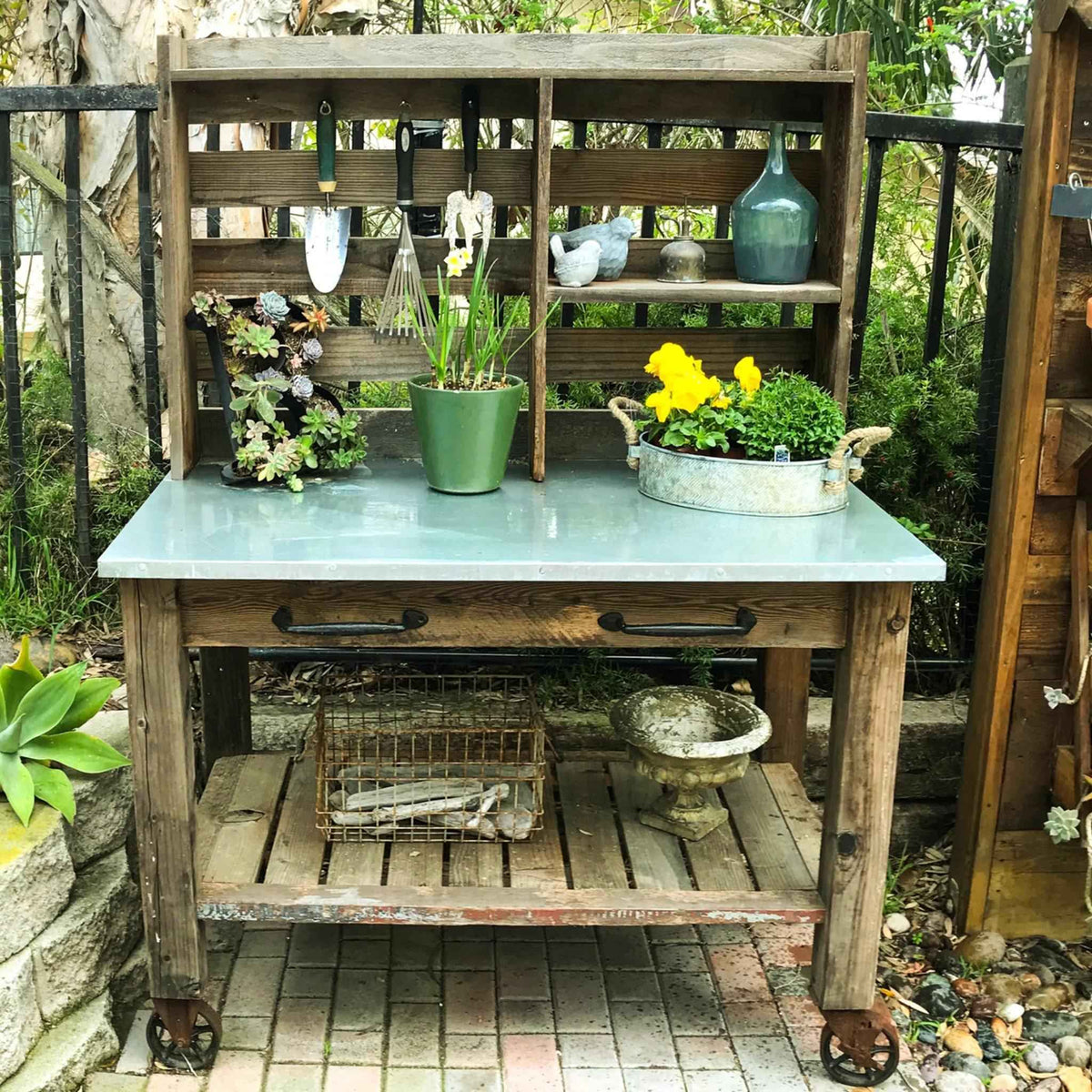 Table de rempotage en séquoia