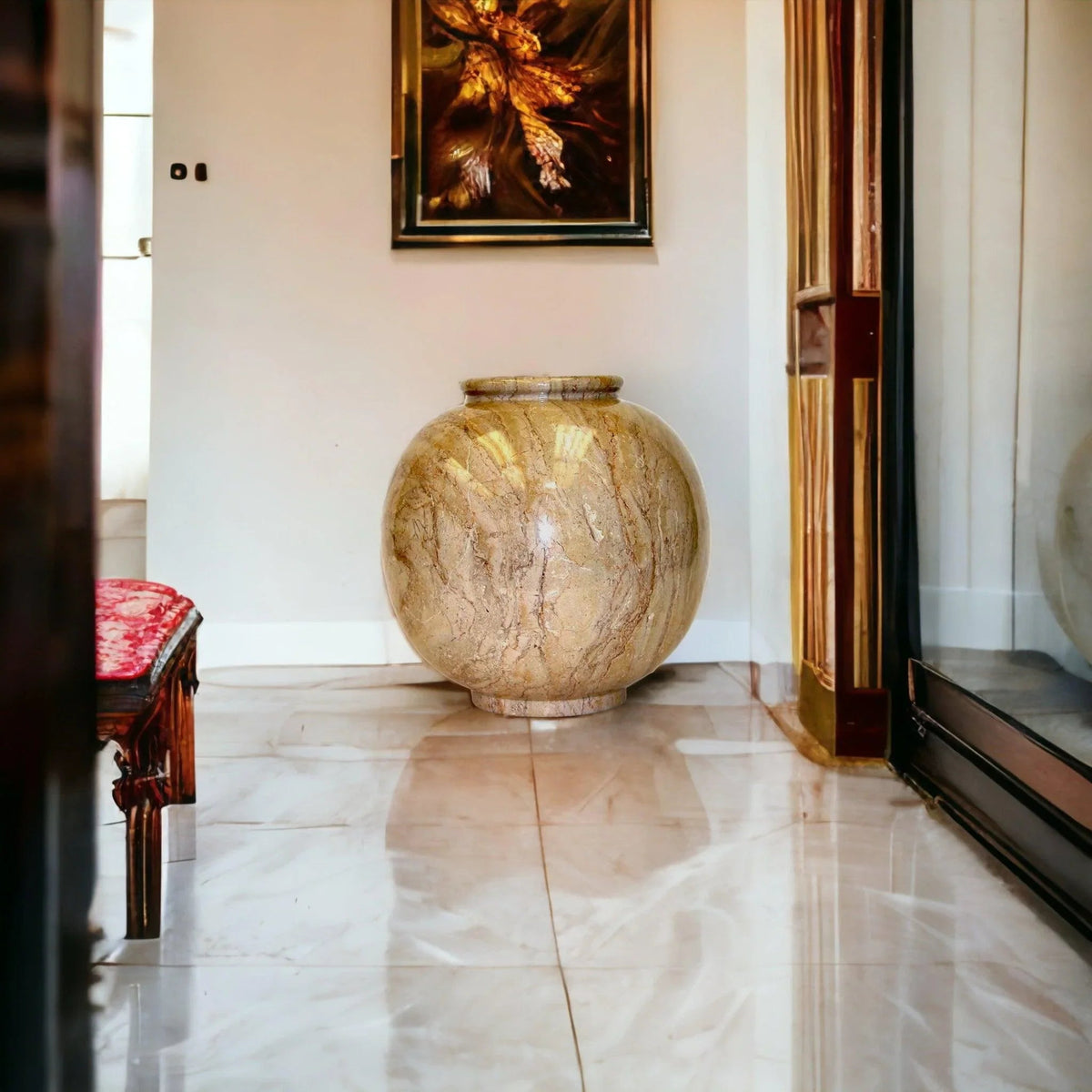 Grand vase en marbre beige Sahara
