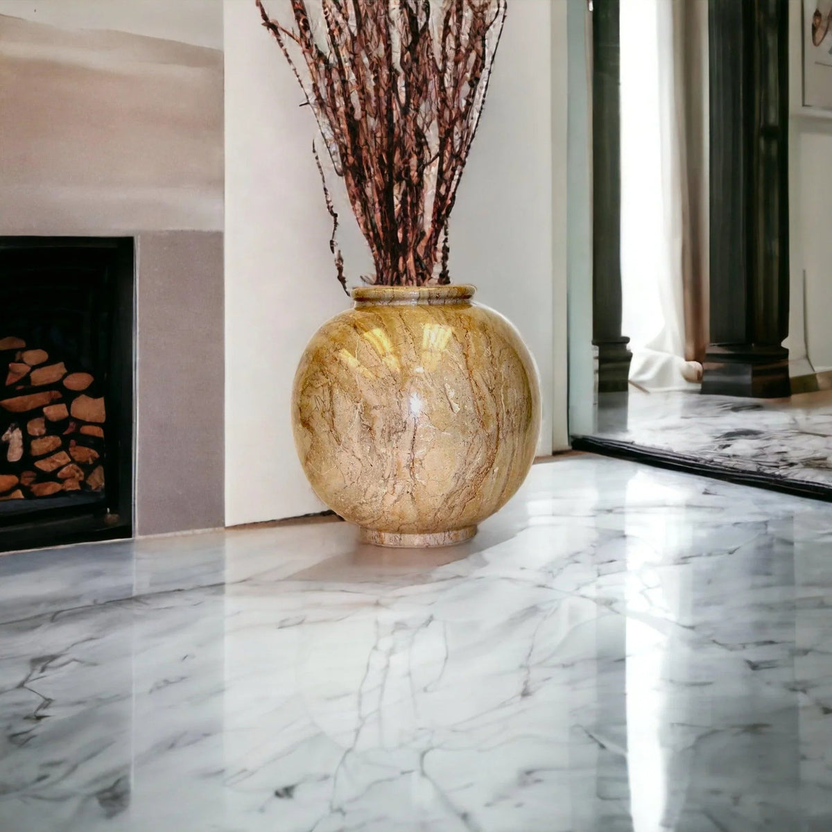 Grand vase en marbre beige Sahara