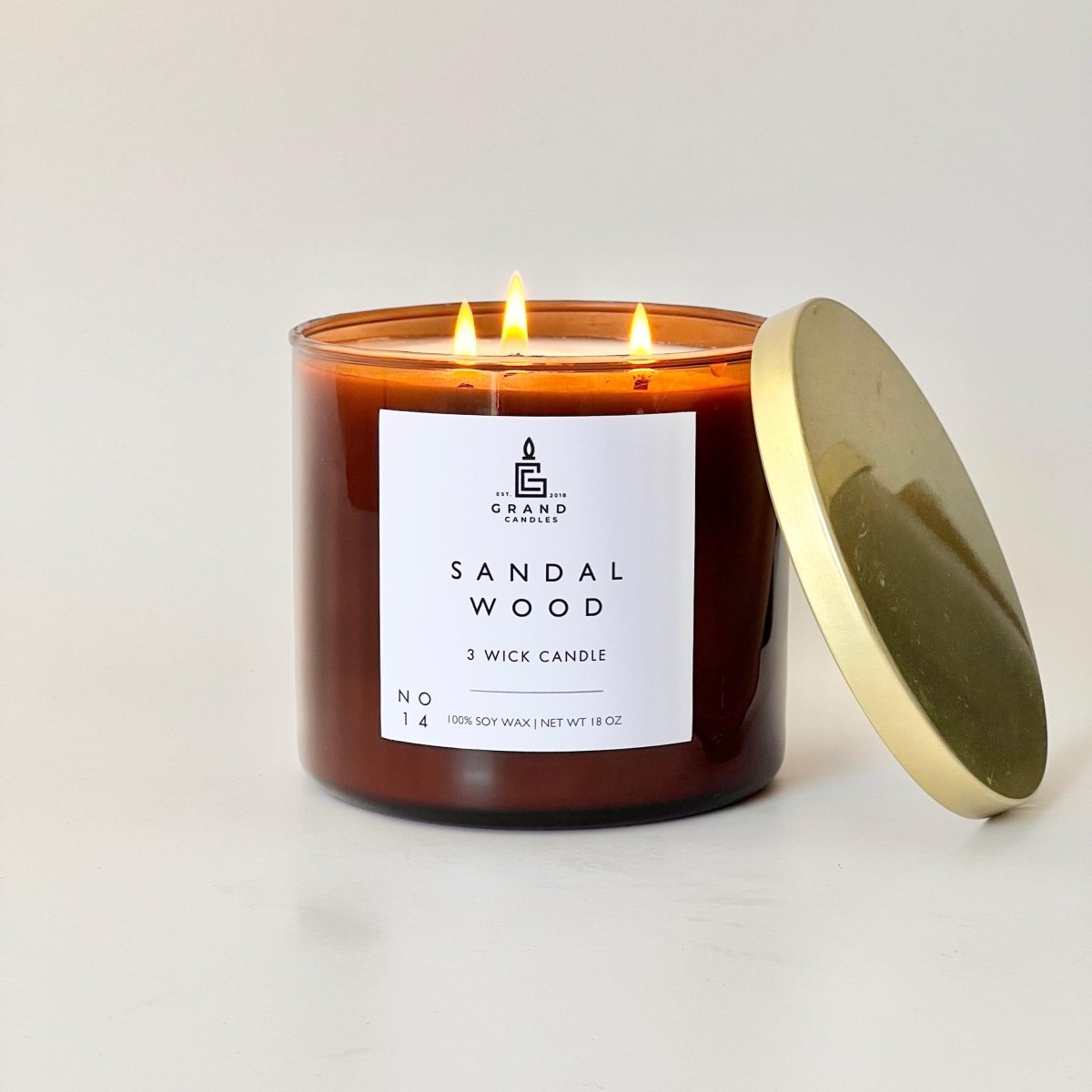 Candela al sandalo bianco