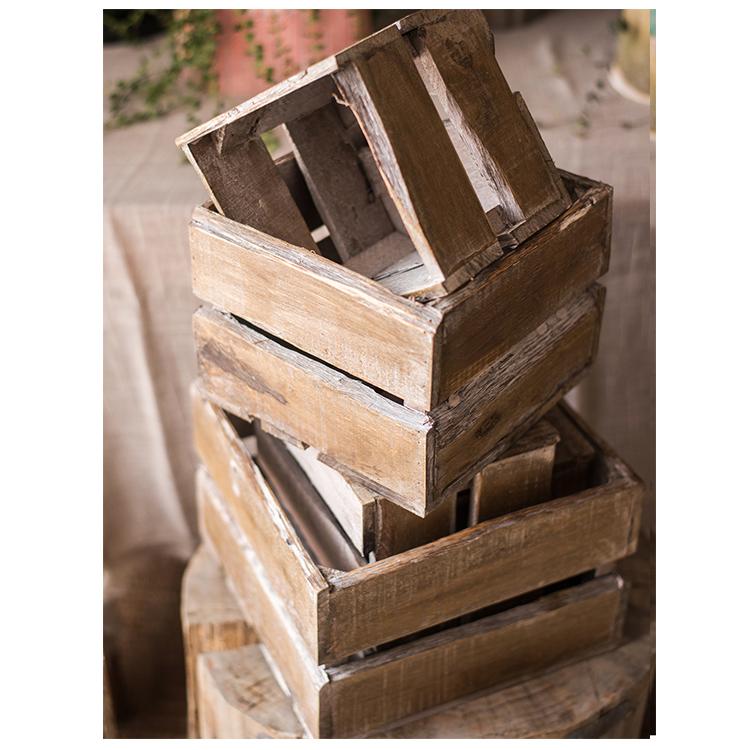Casse cubiche in legno massello