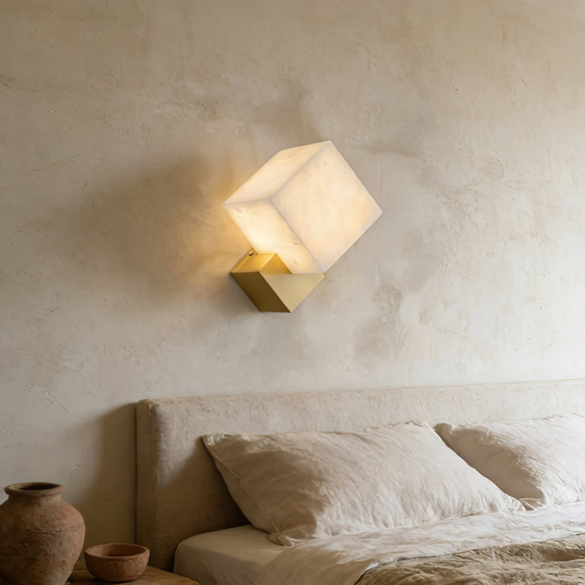Vein Alabaster Cube Sconce
