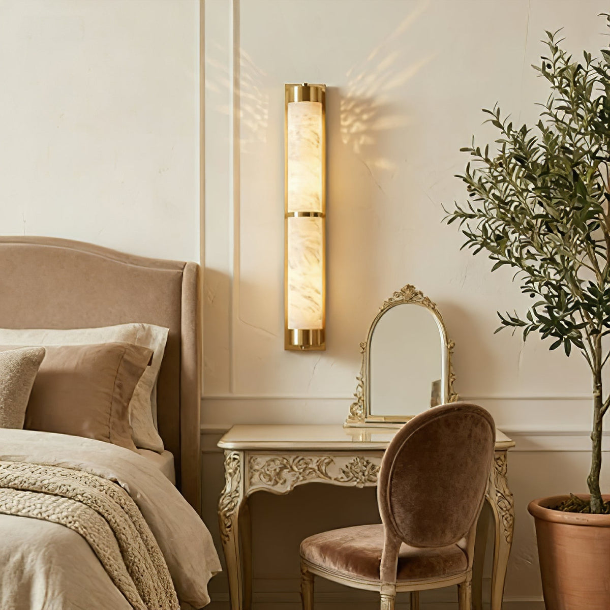 VUUE Cylindra Alabaster Brass Wall Light
