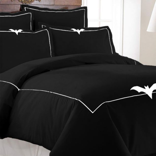 Parure de lit brodée chauve-souris noire