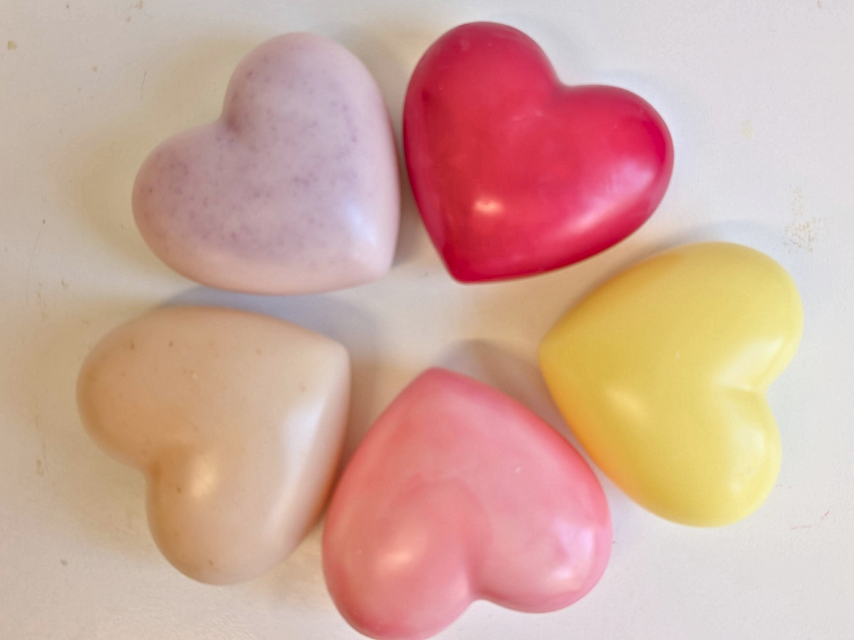 Holiday Gift Wax Heart Freshener | 18 Signature Scents